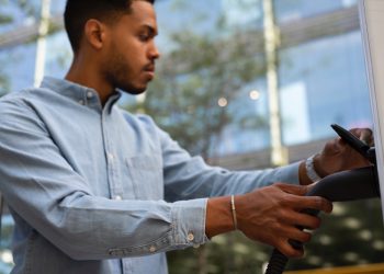 Why You Should Hire a Professional Eavestrough Contractor in Hamilton