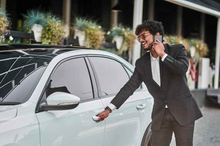 Smart Car Hire in Spain: Explore Seamless, No Deposit Options with Rentaholiday