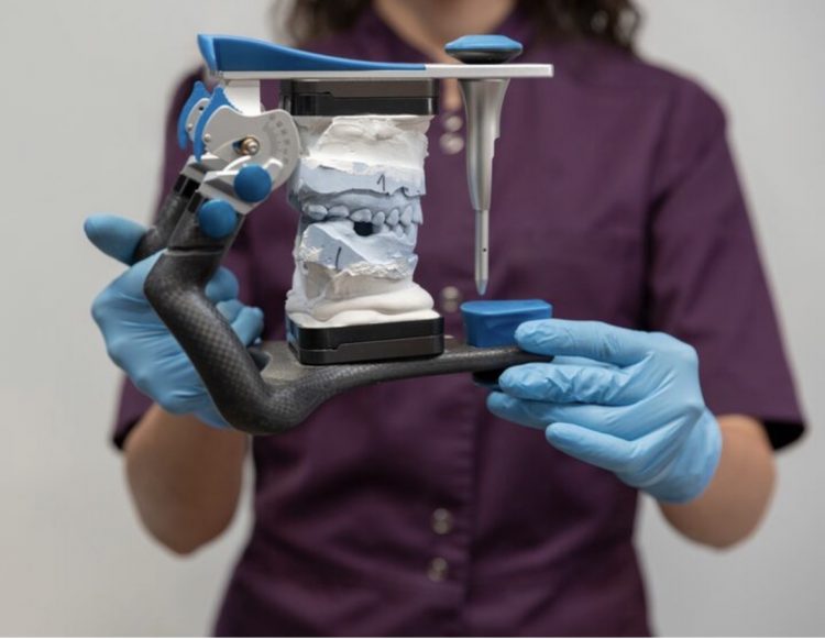 Restoring Form and Function: The Clinical Mechanics of Fixed Prosthodontics